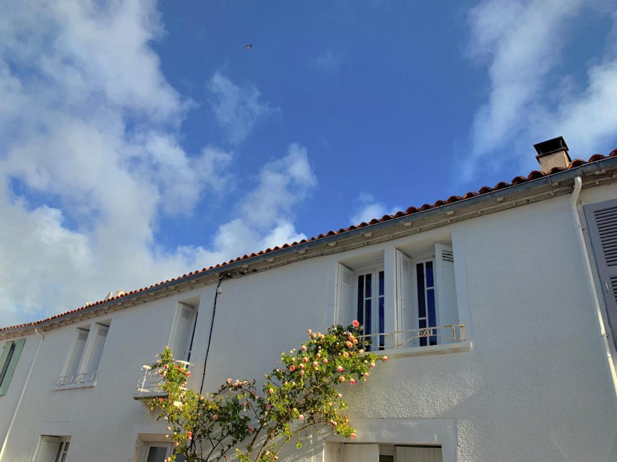 Maison Face Au Soleil Le Bois-Plage-en-Re Exterior photo